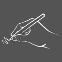 Weiße Hand mit einem Stift, die etwas schreibt, auf einem grauen Hintergrund